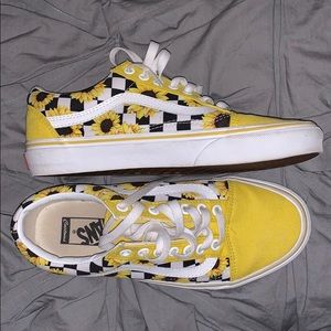 Custom Old Skool Sunflower Vans💛🌻